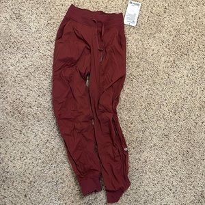 Lululemon maroon joggers